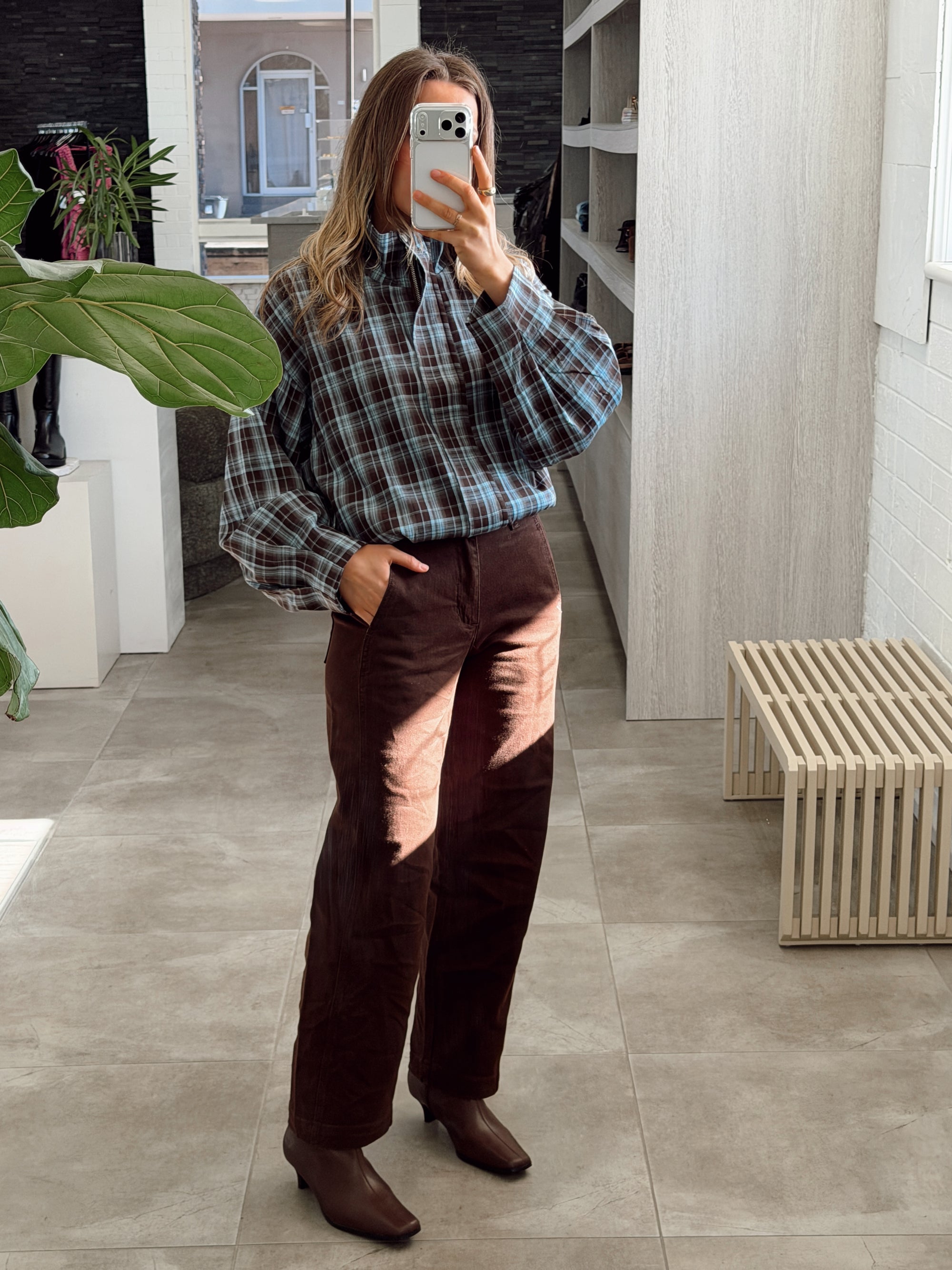 MEEKA BARREL JEANS