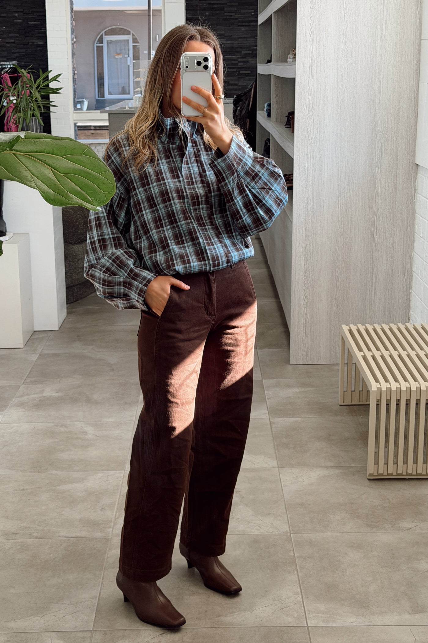 MEEKA BARREL JEANS