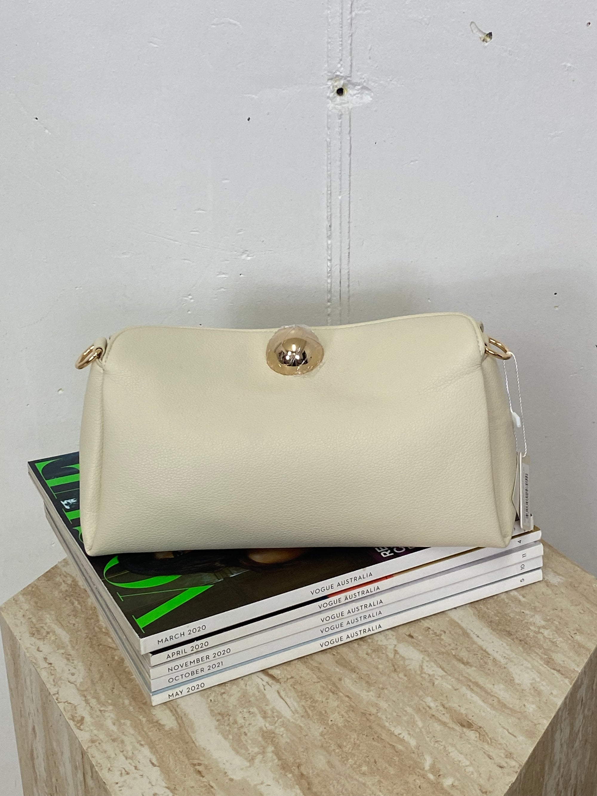 FLYNN SHOULDER BAG