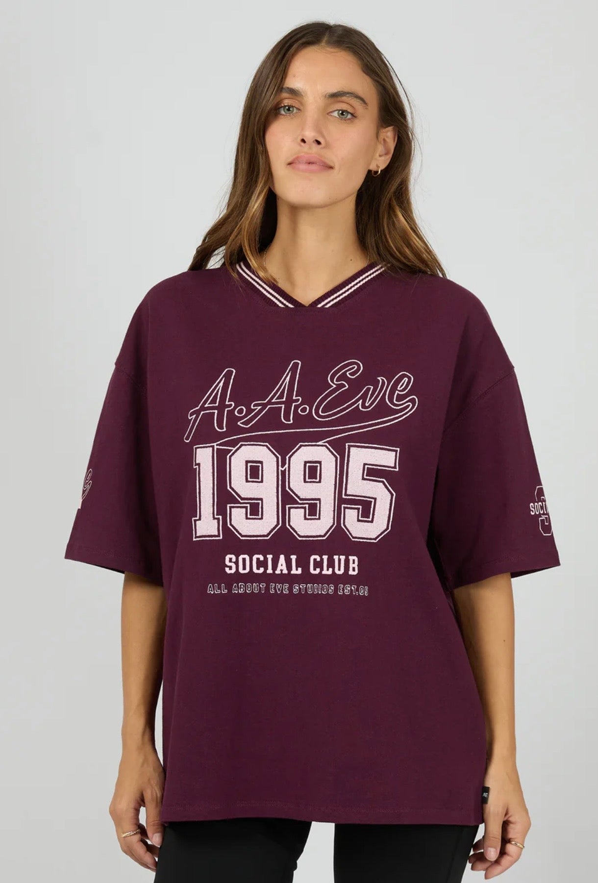 NINETY FIVE V-NECK TEE