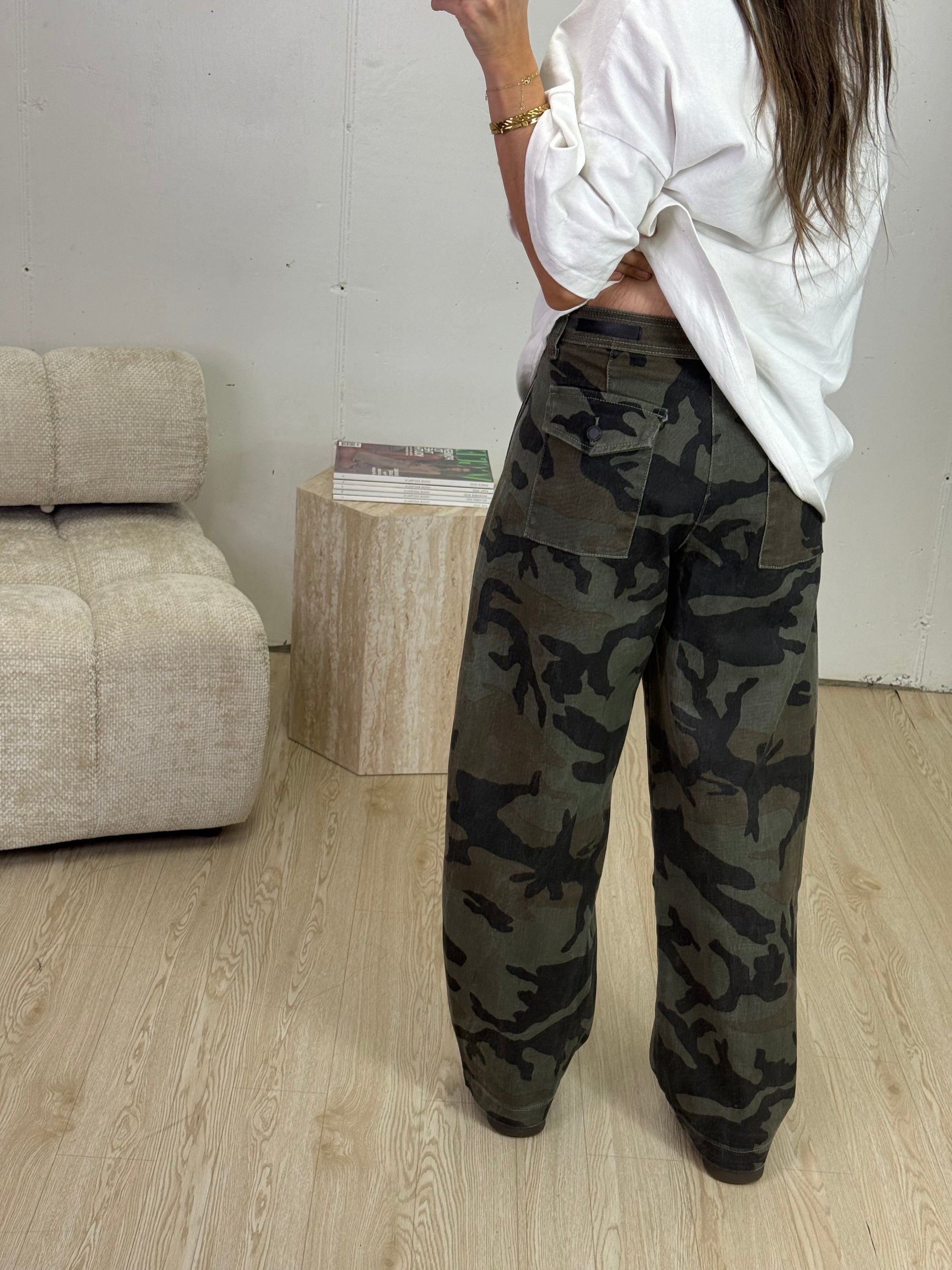 THE CAMO MOMENT JEANS