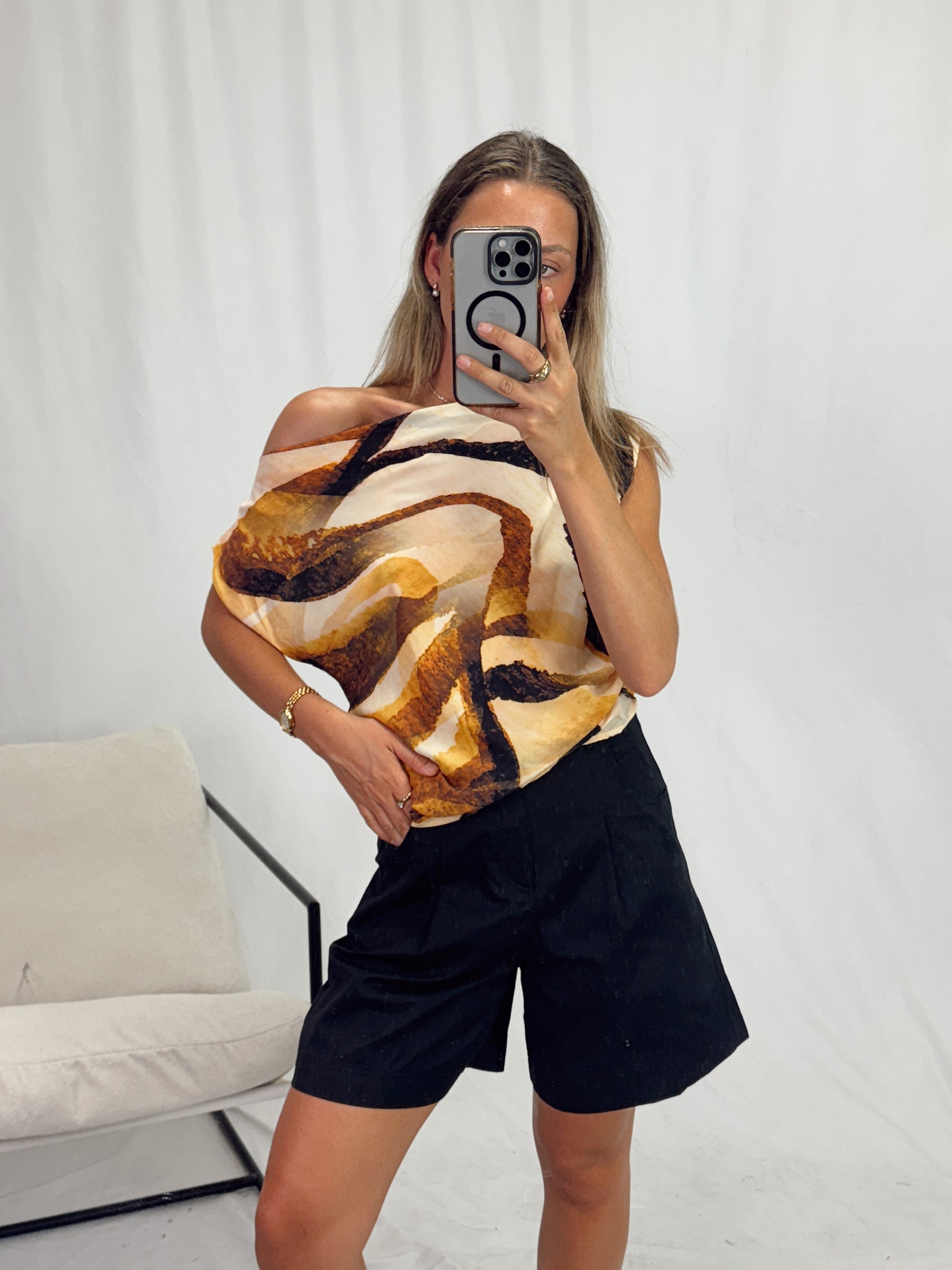 LEXI OFF SHOULDER TOP