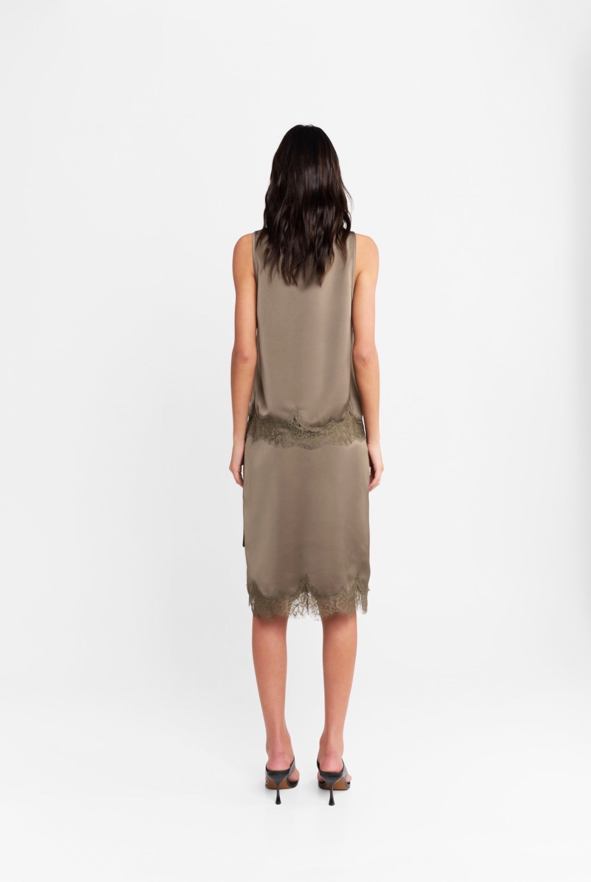VELUNE TOP