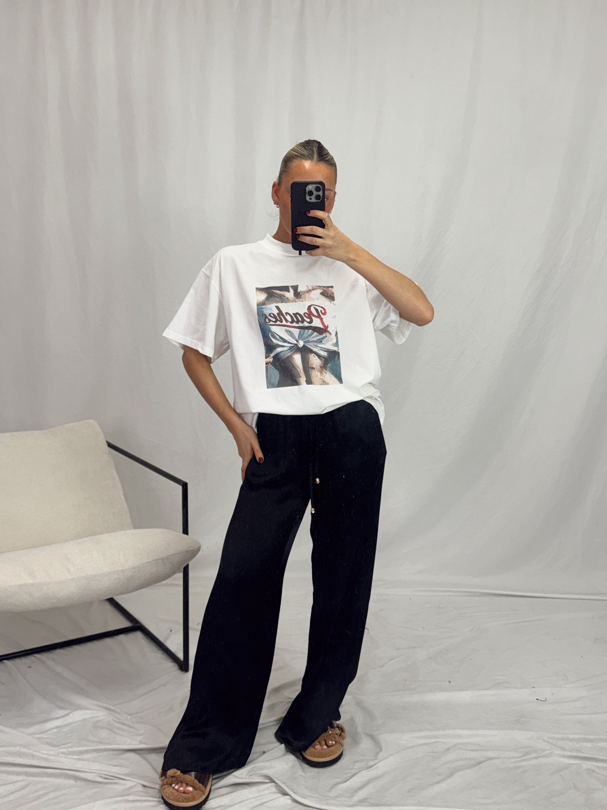 PEACHES FOREVER TEE