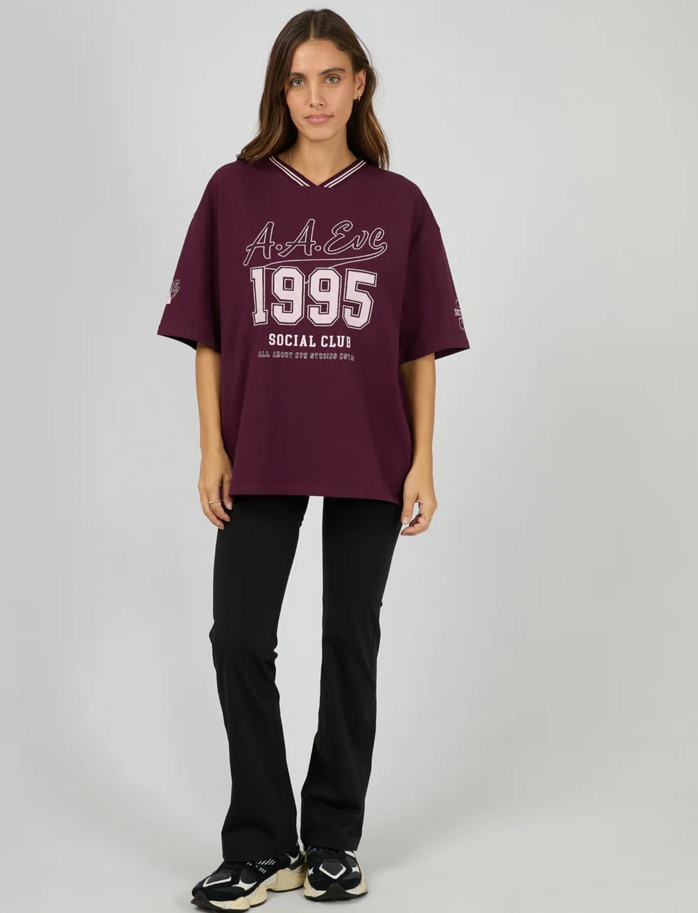 NINETY FIVE V-NECK TEE