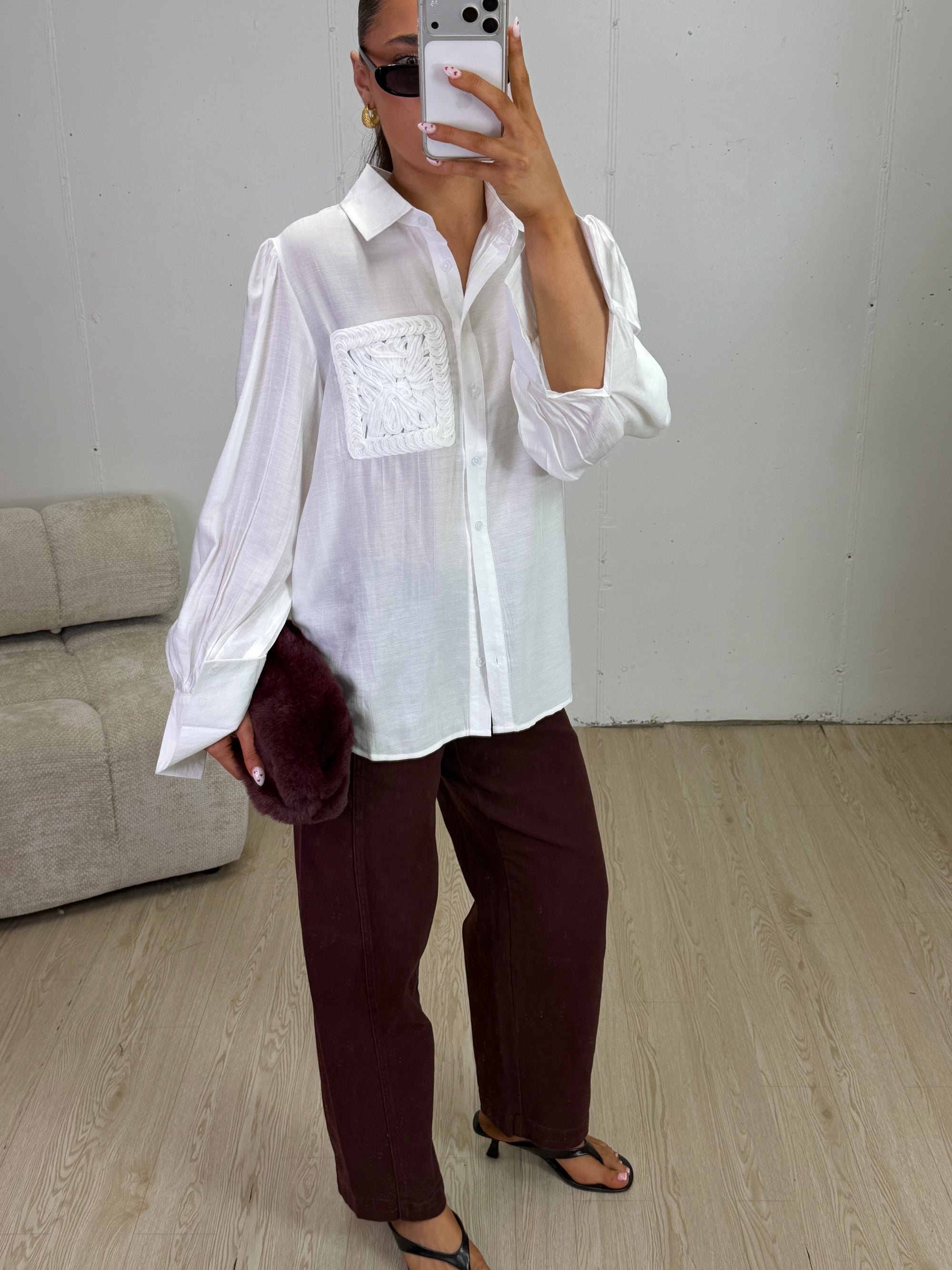 LEVI WHITE SHIRT