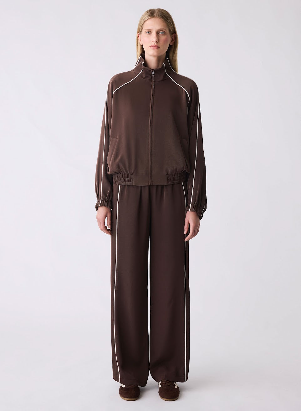 ESMAEE STAYCATION JACKET