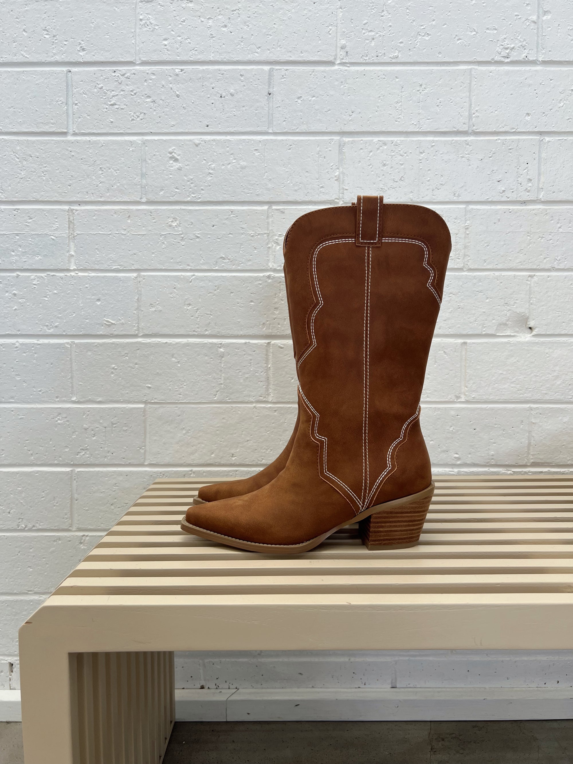 DARIEL BOOTS