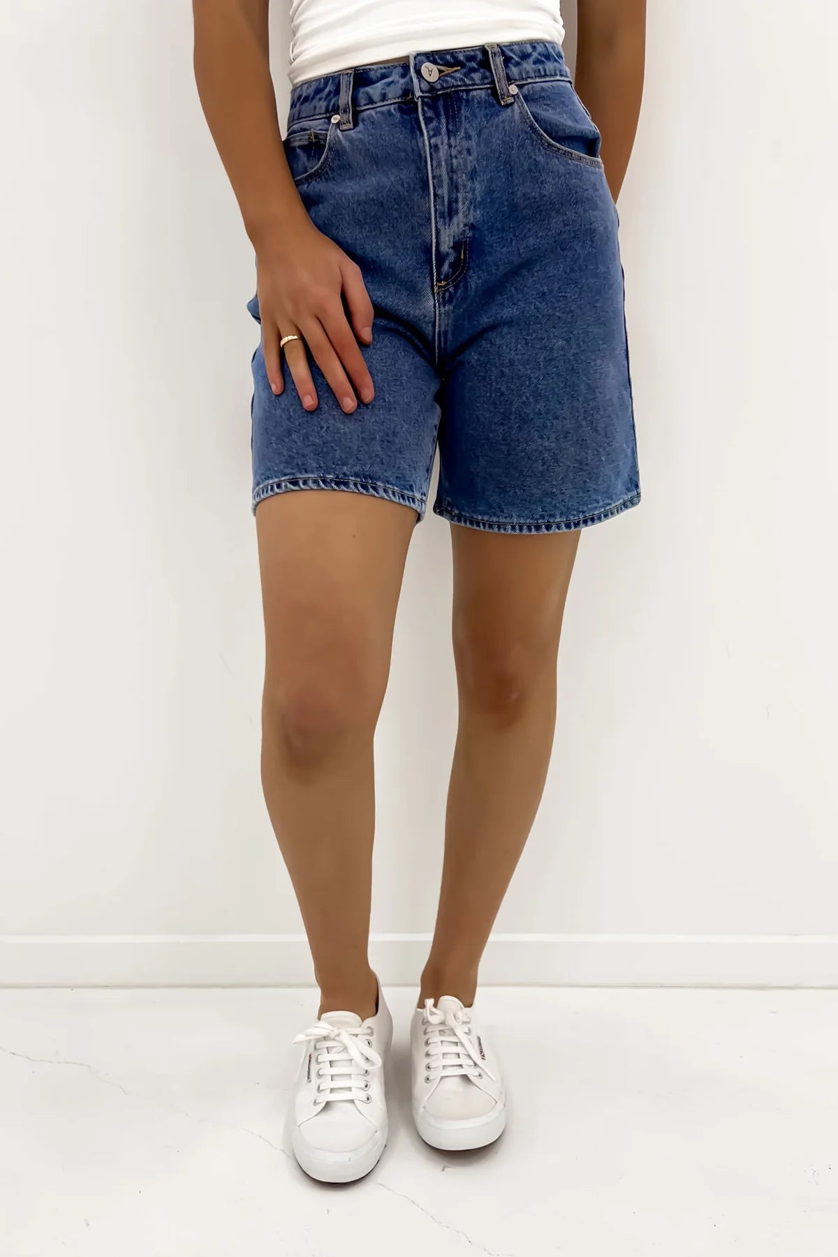 A BRAND CARRIE MID BIUE SHORT
