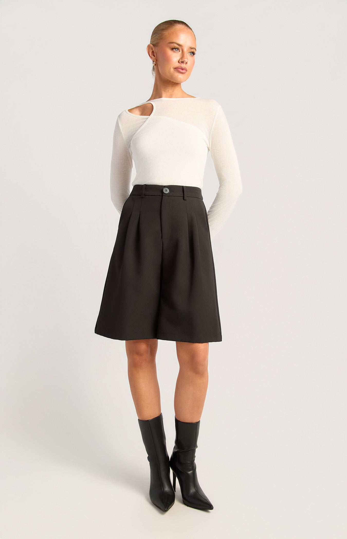 BERMUDA SHORTS