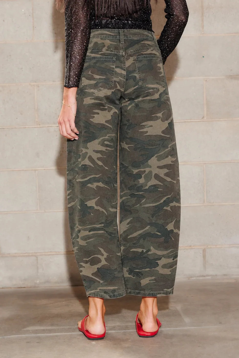 PEACH AND PARLA CAMO BARREL JEANS