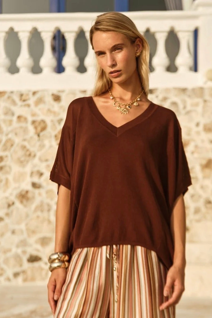 FATE AND BECKER IRIS V NECK TOP