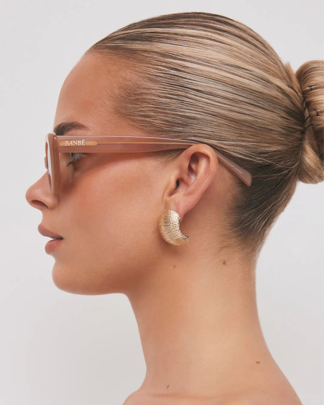 BANBE THE SWEENEY SUNGLASSES - NUDE CHOCOLATE